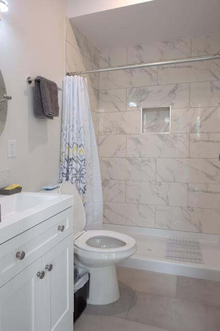 Comfy Studio With Cali King Size Mattress San Diego Extérieur photo